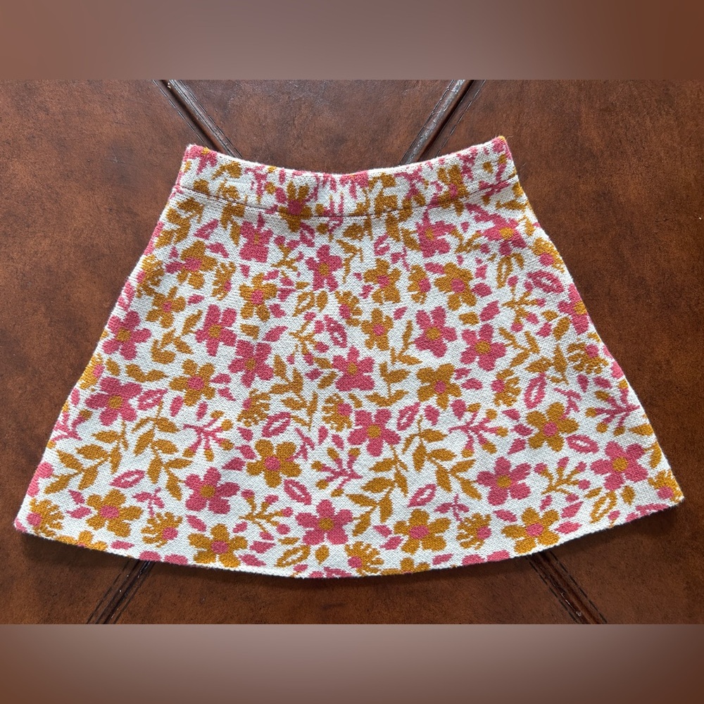 🍁Cute Fall fashion 🍁 Y2K Gap inspired skirt for little girl.